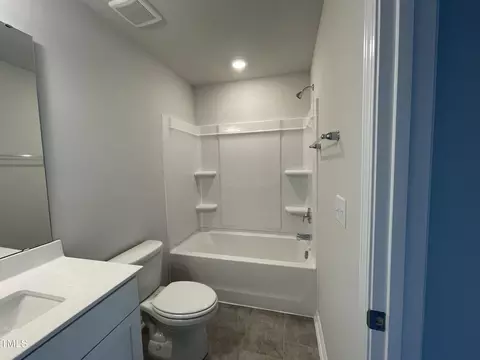 Bath - 239 Paramount Dr, Smithfield, NC 27577 photo 1 of 2