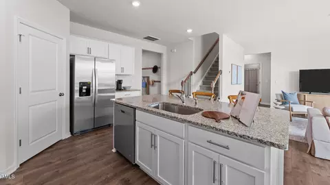 Kitchen - 813 Comice Pear Way, Willow Spring, NC 27592 photo 3 of 3