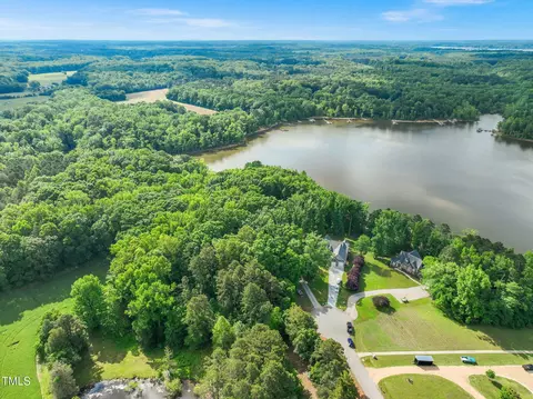 13 Lawsons Dr, Clarksville, VA 23927