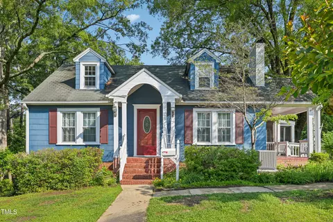 102 W Weatherspoon St, Sanford, NC 27330