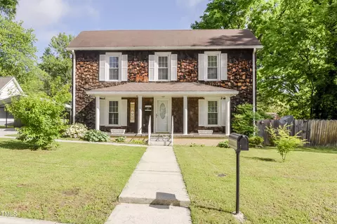 817 Oak St, Eden, NC 27288