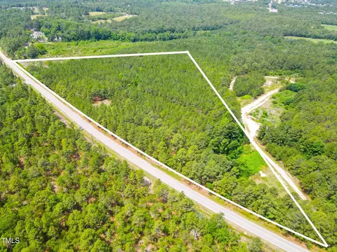 1404 Nursery Rd, Lillington, NC 27546
