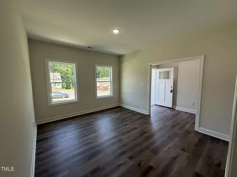 322 Busterfield Ct, Benson, NC 27504 photo 4