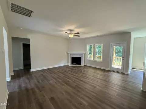 322 Busterfield Ct, Benson, NC 27504 photo 6