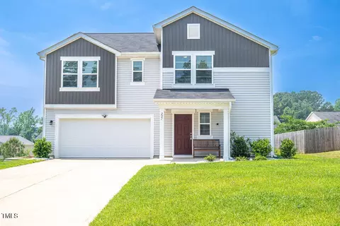 221 Hallow Oak St, Spring Lake, NC 28390