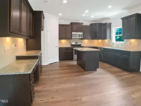 617 Hiddenbrook Dr, Durham, NC 27703 photo 9
