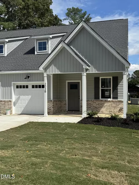 203 S Main St #B, Four Oaks, NC 27524