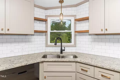 165 Dawn Rd, Benson, NC 27504 photo 8