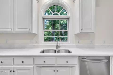 Kitchen - 5121 Ten Point Trl, Wake Forest, NC 27587 photo 5 of 6