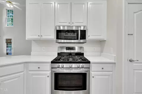 Kitchen - 5121 Ten Point Trl, Wake Forest, NC 27587 photo 4 of 6