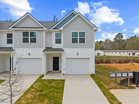 874 John St, Clayton, NC 27520