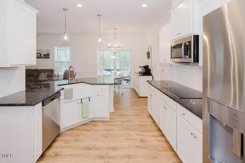 176 Lowery Ln, Benson, NC 27504 photo 9