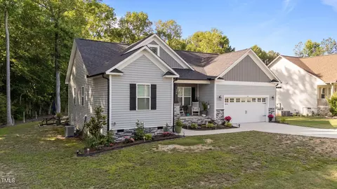 176 Lowery Ln, Benson, NC 27504 photo 3