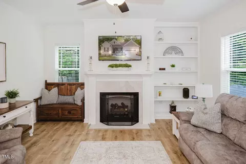 176 Lowery Ln, Benson, NC 27504