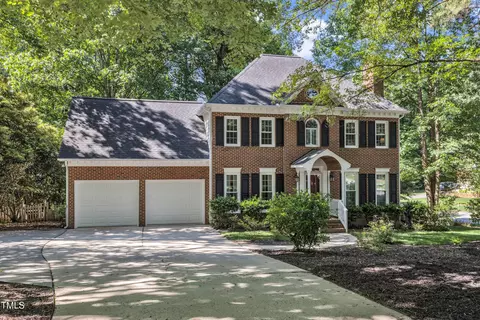2125 Oakcrest Ct, Raleigh, NC 27612