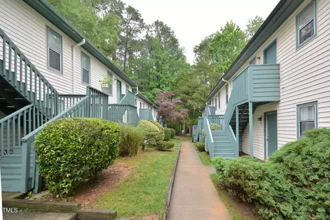107 Ashley Forest Rd #B, Chapel Hill, NC 27514