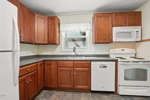Kitchen - 912 Dixie Trl, Raleigh, NC 27607 photo 4 of 4