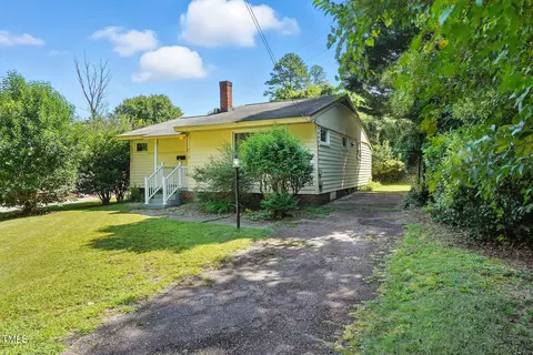 Exterior - 912 Dixie Trl, Raleigh, NC 27607 photo 1 of 7