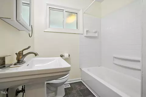 Bath - 912 Dixie Trl, Raleigh, NC 27607 photo 2 of 2