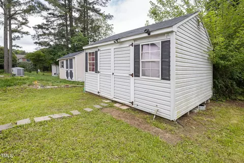 Exterior - 505 Stratton Way, Durham, NC 27704 photo 1 of 4