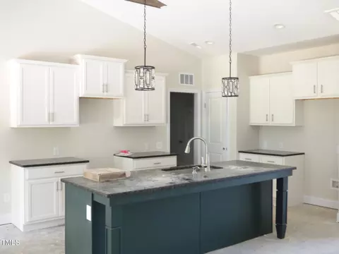 802 Shade Tree Rd, Benson, NC 27504 photo 6