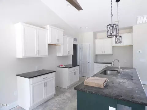 802 Shade Tree Rd, Benson, NC 27504 photo 7