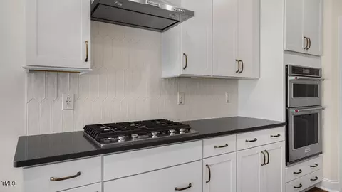 109 Bronco Pace Dr, Clayton, NC 27520 photo 8