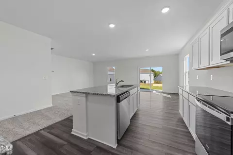 Kitchen - 106 Gladstone Loop, Clayton, NC 27520 photo 5 of 6