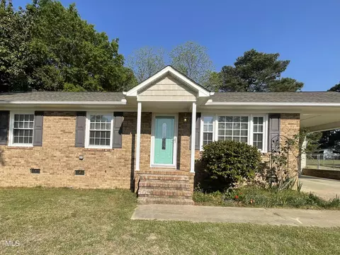 305 Briarcliff Dr, Dunn, NC 28334