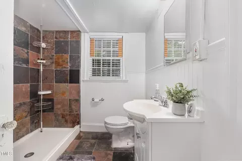 Bath - 821 Onslow St, Durham, NC 27705 photo 3 of 3