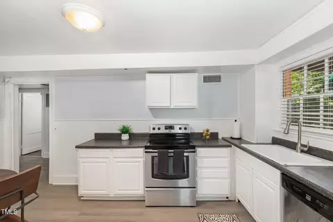 Kitchen - 821 Onslow St, Durham, NC 27705 photo 4 of 5