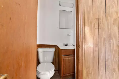 Bath - 403 S Webb St, Selma, NC 27576 photo 2 of 2