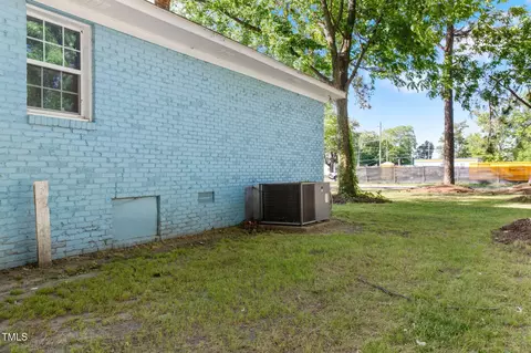 Exterior - 403 S Webb St, Selma, NC 27576 photo 2 of 2