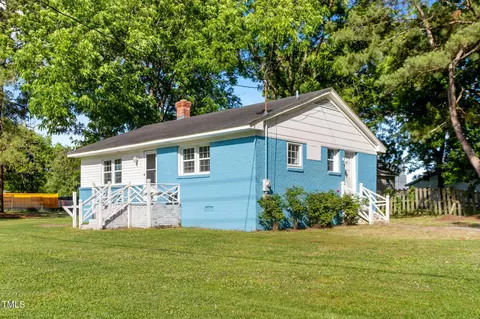 403 S Webb St, Selma, NC 27576