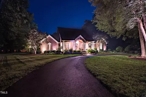 3197 Carriage Creek Ct, Haw River, NC 27258