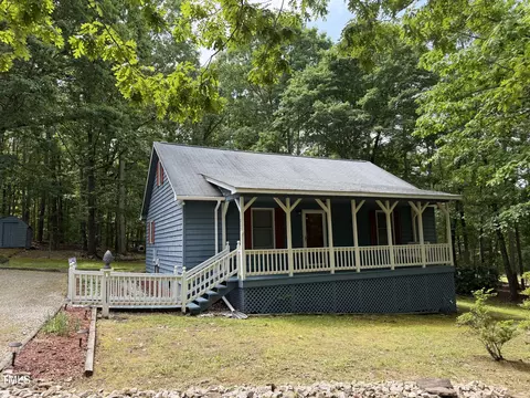 225 Meadow Dr, Henderson, NC 27537