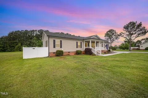 297 Fox Field Run Rd, Kenly, NC 27542