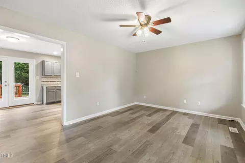 366 E Smithfield St, Angier, NC 27501 photo 5