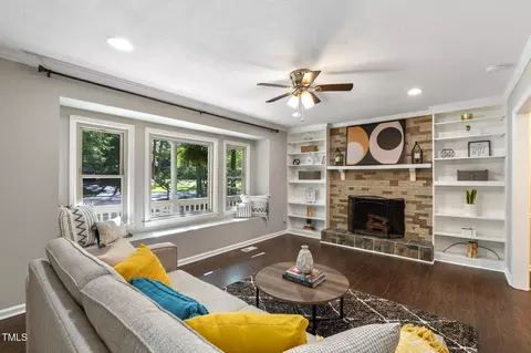 821 Stoneybrook Dr, Sanford, NC 27330