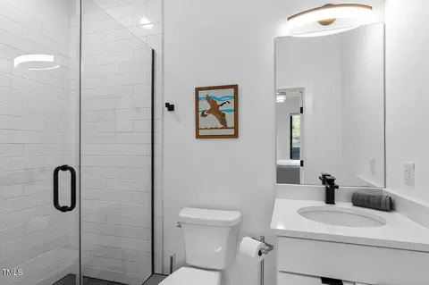 Bath - 211 W Corporation St, Durham, NC 27701 photo 1 of 8