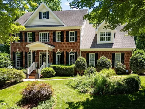 121 Flint Point Ln, Holly Springs, NC 27540