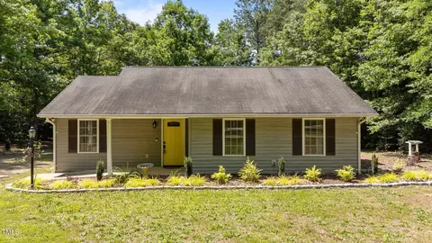 428 Long Branch Dr, La Crosse, VA 23950