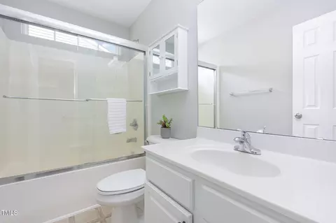 Bath - 925 Spring Meadow Dr, Durham, NC 27713 photo 3 of 4