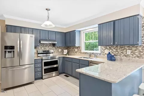 Kitchen - 14 Gloucester Ct, Durham, NC 27713 photo 2 of 5