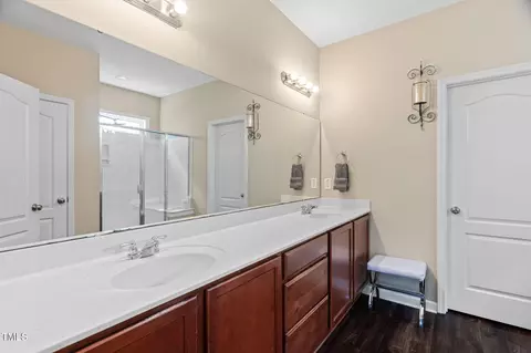 Entry Way - 105 Putters Ct, Durham, NC 27703 photo 4 of 7