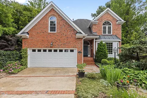 2001 Dobson Ct, Raleigh, NC 27612