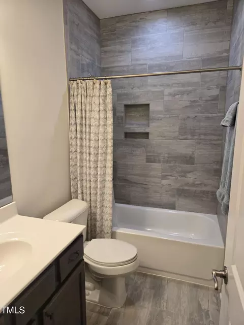Bath - 1357 Prevenient Dr, Wake Forest, NC 27587 photo 2 of 5
