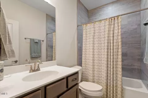 Bath - 1357 Prevenient Dr, Wake Forest, NC 27587 photo 4 of 5