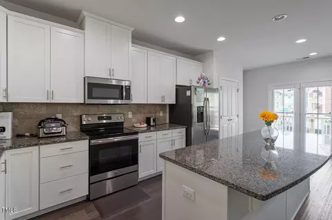 Kitchen - 1001 Drayman Pl, Apex, NC 27502 photo 4 of 4