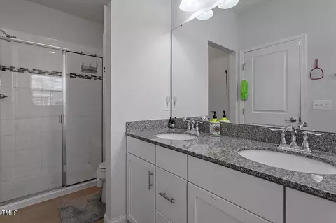 Bath - 1001 Drayman Pl, Apex, NC 27502 photo 3 of 7